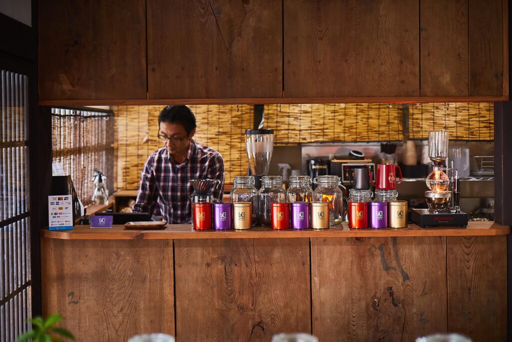 『珈琲豆 誠』は、佐藤誠一さんが運営するスペシャルティ珈琲豆の店