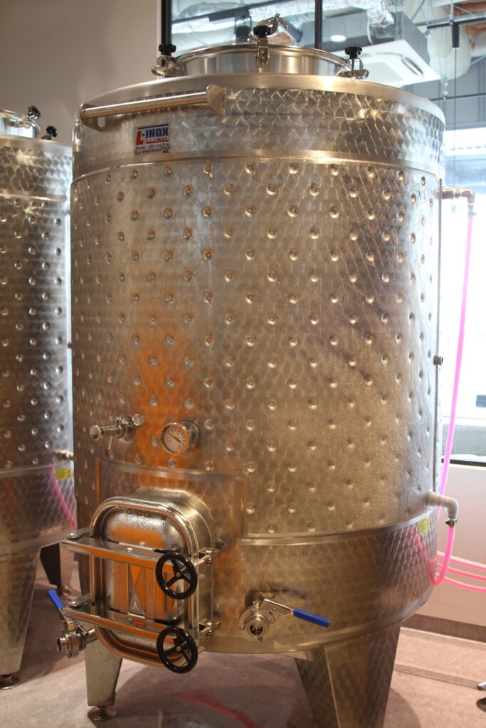 醸造区内に設置されているタンク
