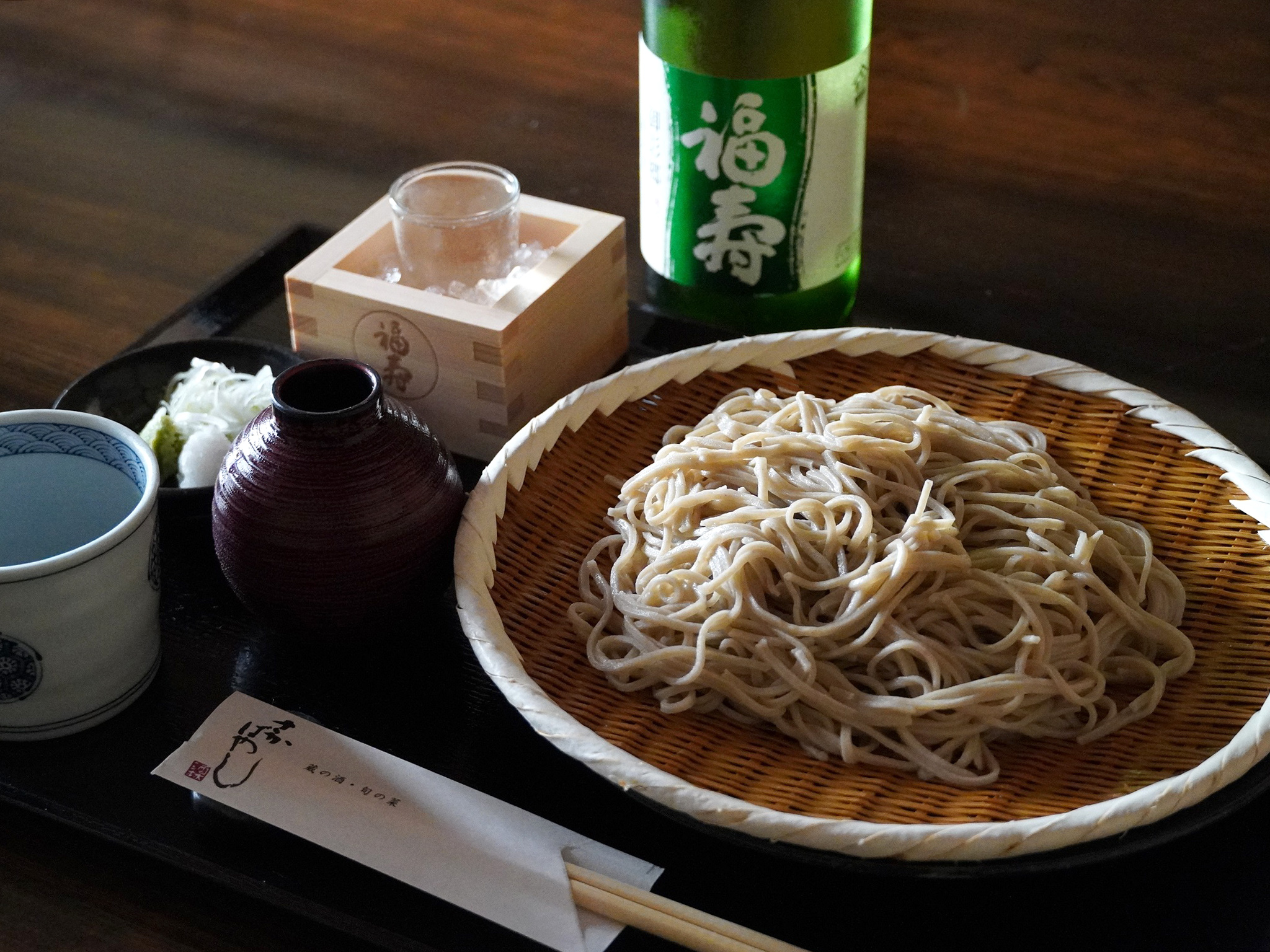 御影郷の歴史ある造り酒屋『神戸酒心館』で地酒と蕎麦を味わう極上の