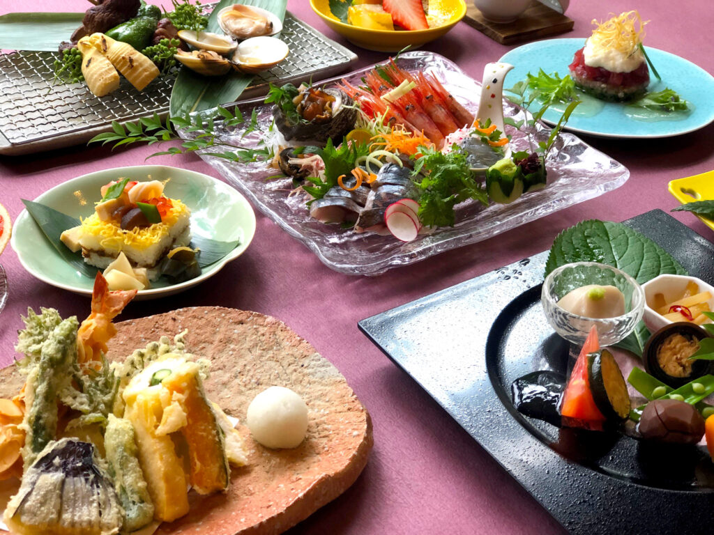 地元丹波産の野菜や、京都の舞鶴港で水揚げされた新鮮な魚介