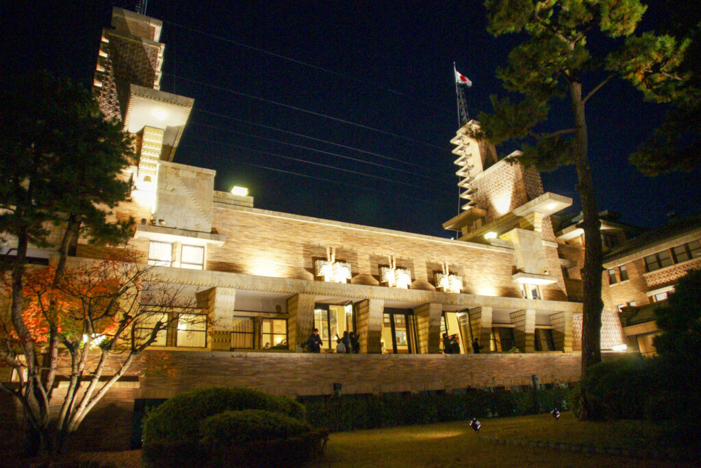 甲子園ホテルのライトアップ（2014年撮影）