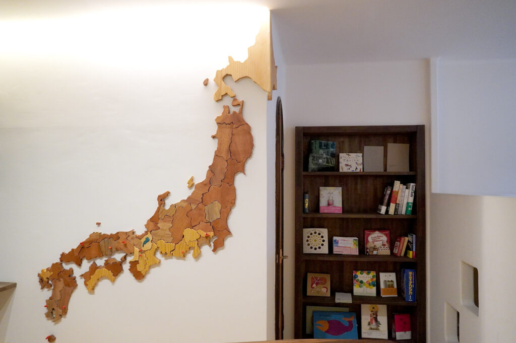 木製の日本地図「時を越える地図」