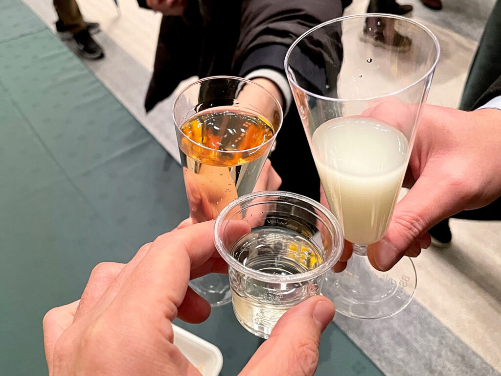 「山田錦発祥のまち 多可 純米大吟醸」と「日本酒のジンジャーエール割」、「日本酒のカルピス割」で乾杯
