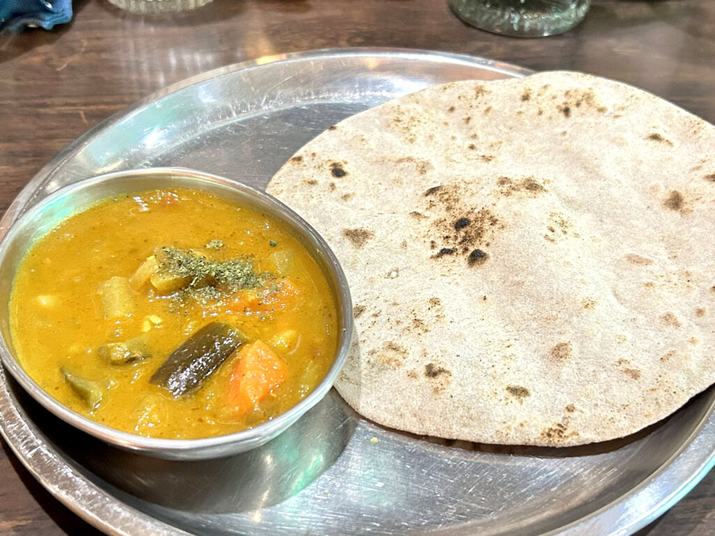 ほくほくの朝カレーとチャパティ