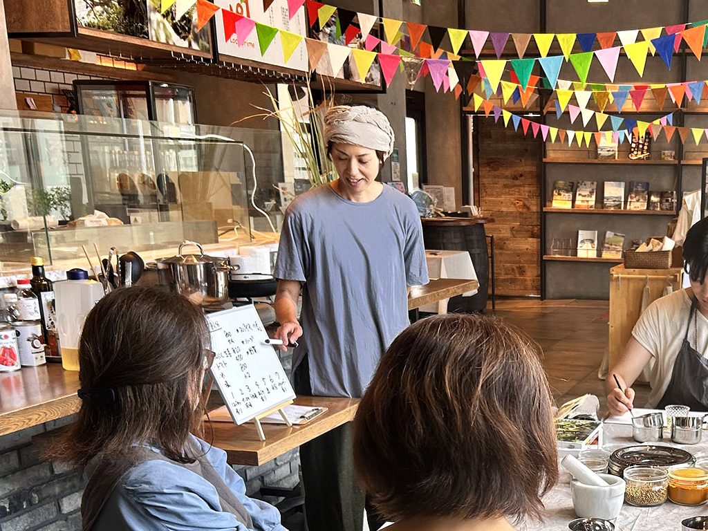 即興スパイスカレー教室＆オリジナルカレー粉作り体験